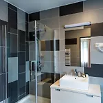 Kamilla Hotel 4*