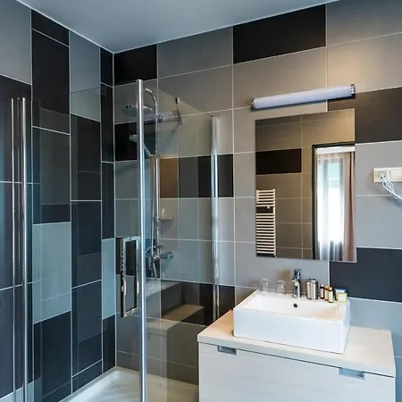 Kamilla Hotel 4*