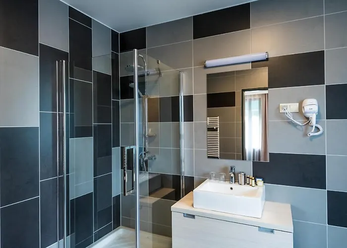 Kamilla Hotel 4*