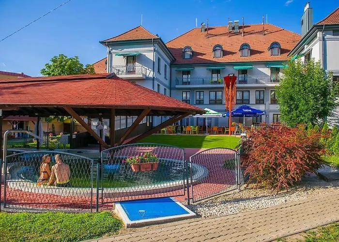 Kamilla Hotel 4*
